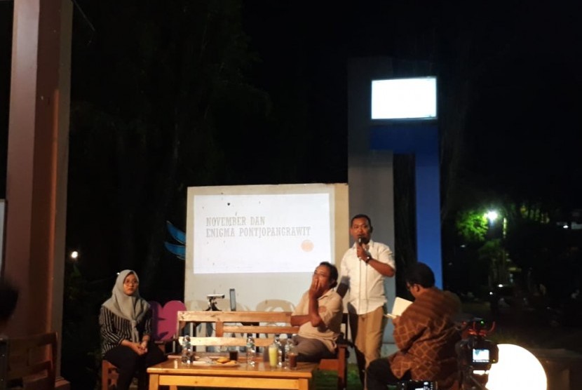 Kegiatan diskusi tentang maestro musik Jawa sekaligus Pahlawan Perintis Kemerdekaan, Pontjo Pangrawit di Kafe Pustaka Universitas Negeri Malang (UM)