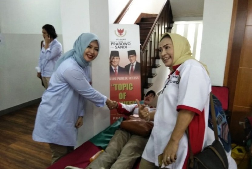 Kegiatan donor darah yang dihadiri istri cawapres no urut 2 Sandiaga Uno