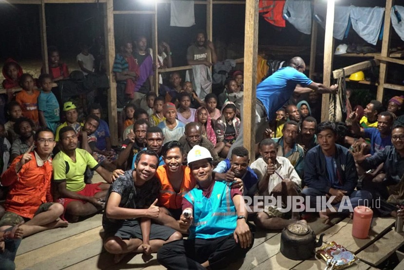 Kegiatan Ekspedisi Papua Terang (EPT) yang dilaksanakan PT PLN (Persero) telah menuai hasil. Salah satu dari 755 Desa di Papua yang menjadi desa survei yaitu Desa Kwaedamban, Distrik Borme, Kabupaten Pegunungan Bintang, saat ini telah teraliri listrik.