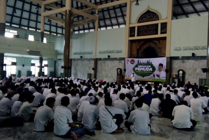 Kegiatan Gerakan Pemuda Membaca Kitab Suci (GPMKS) di Kabupaten Sidoarjo.