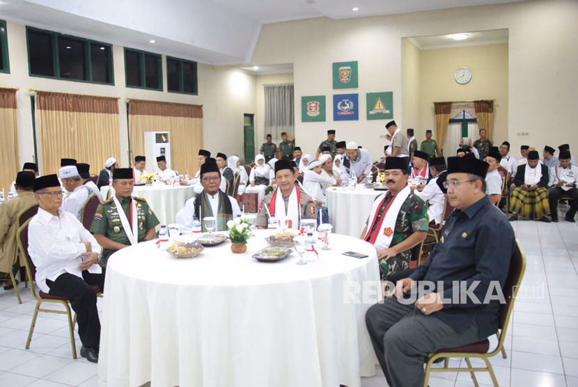 Kapolri Dan Panglima Tni Buka Puasa Bersama Di Tasikmalaya Republika Online