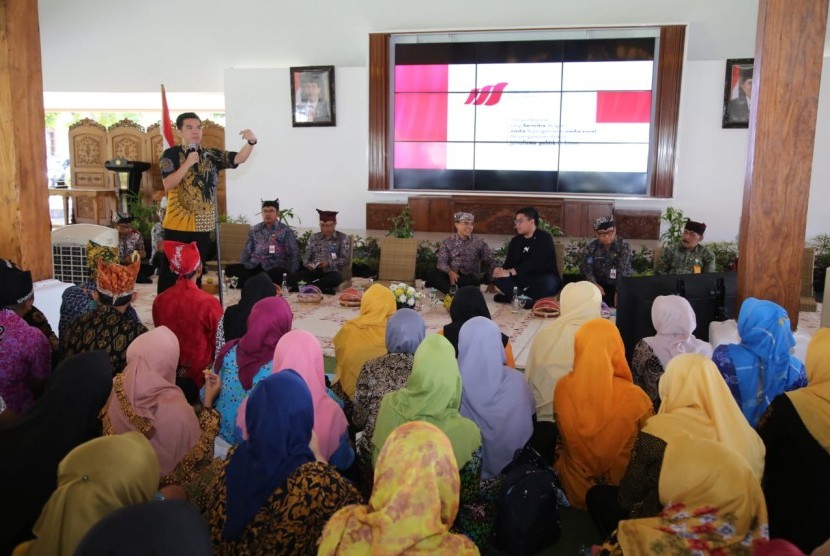 Kegiatan kelas komunikasi publik yang diikuti ratusan aparatur sipil negara (ASN) daerah.