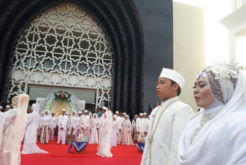 Kegiatan Nikah Bareng di Masjid Islamic Center UAD.