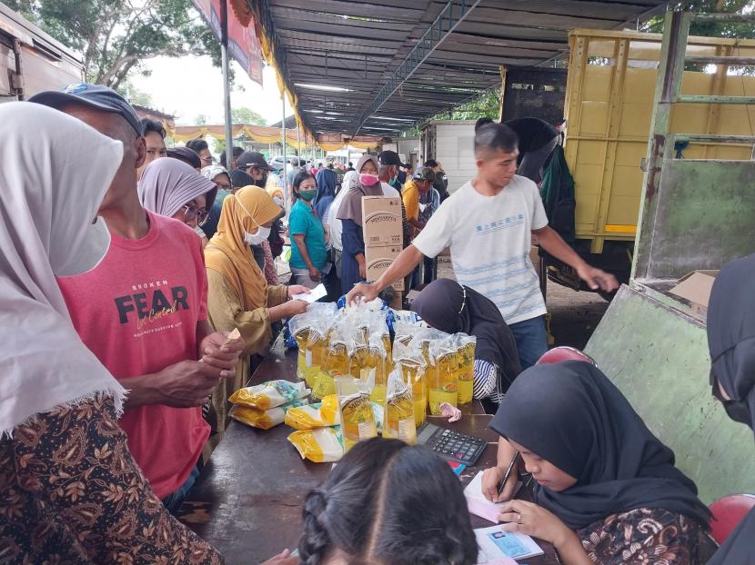 Kegiatan pasar murah di Kabupaten Sleman, DIY.