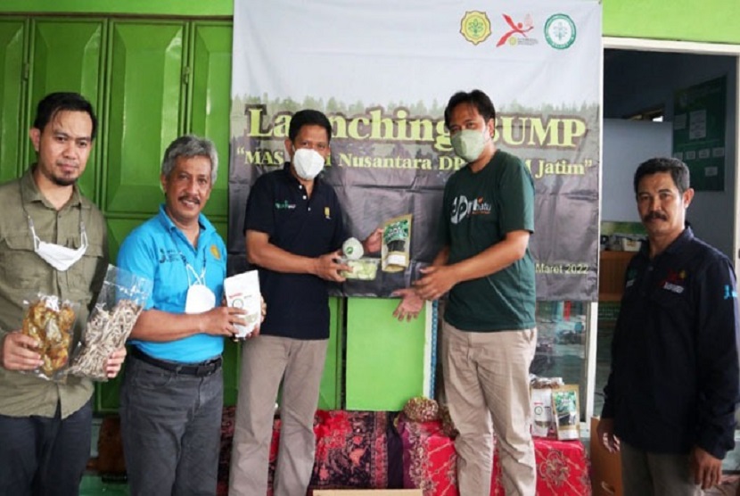 Kegiatan peluncuran BUMP MAS Tani Nusantara DPA/DPM Jatim dihadiri Direktur Polbangtan Malang, Setya Budhi Udrayana dan Koordinator Wilayah DPA/DPM Jawa Timur, Susanto bersama pimpinan dan pengurus BUMP.