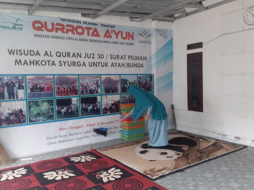 Kegiatan pembinaan terus dilakukan oleh Relawan Rumah Zakat kepada warga di desa berdaya. Seperti yang sudah dilakukan di Desa Babakan Jaya, dimana Relawan sudah memberikan pembinaan tahsinul qur’an kepada para guru mengaji di Rumah Qur’an Qurrota A’ayun, Ahad (7/1). 