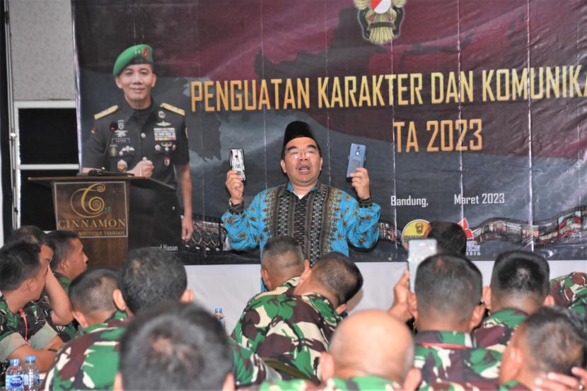 kegiatan Penguatan Karakter dan Komunikasi Massa TA 2023 yang bertujuan untuk memberikan bekal dan pengetahuan kepada Babinsa dan Aparat Teritorial lainnya dalam rangka mendukung tugas pokok TNI AD di bidang Teritorial.