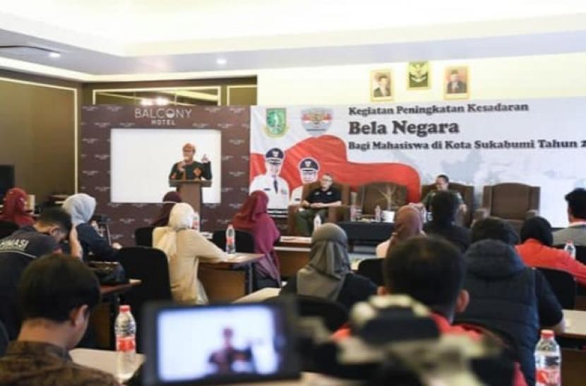 Kegiatan peningkatan bela negara bagi mahasiswa di Kota Sukabumi yang digelar Badan Kesatuan Bangsa dan Politik (Kesbangpol) Kota Sukabumi di Hotel Balcony, Kamis (27/10/2022)