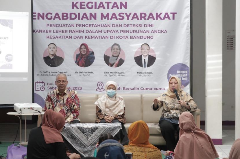 Kegiatan penyuluhan kesehatan reproduksi dan deteksi kanker serviks yang digelar Fakultas Kedokteran (FK) Universitas Jenderal Achmad Yani (Unjani) bersama klinik Rumah Bersalin Cuma-Cuma (RBC) Sinergi Foundation di klinik RBC, Jalan Holis, Kota Bandung, Sabtu (22/7/2023).