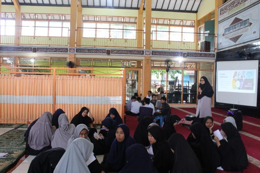  Kegiatan psikososial Bimbingan Konseling bagi Pemuda SMAIT Baitussalam, Bogor. (ilustrasi) 