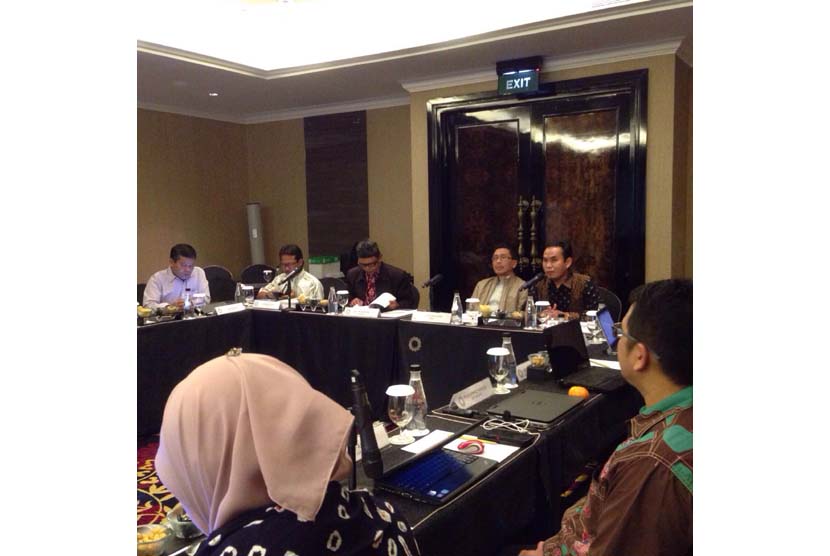 Kegiatan Review Standar Produk Murabahah yang diselenggarakan di Bandung, Jawa Barat, 8-10 Oktober 2015.