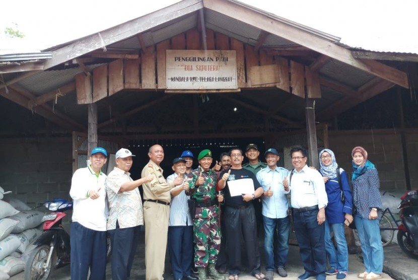 Kegiatan serap gabah (sergap) petani di Kalimantan Selatan.