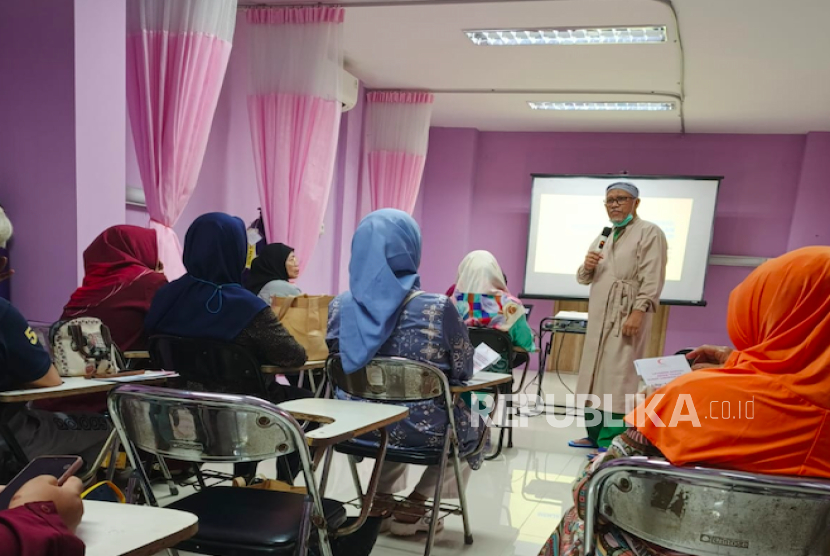 kegiatan Skrining Osteoporosis di RS  Al Fauzan, Jakarta Timur, Rabu (11/12/2024).