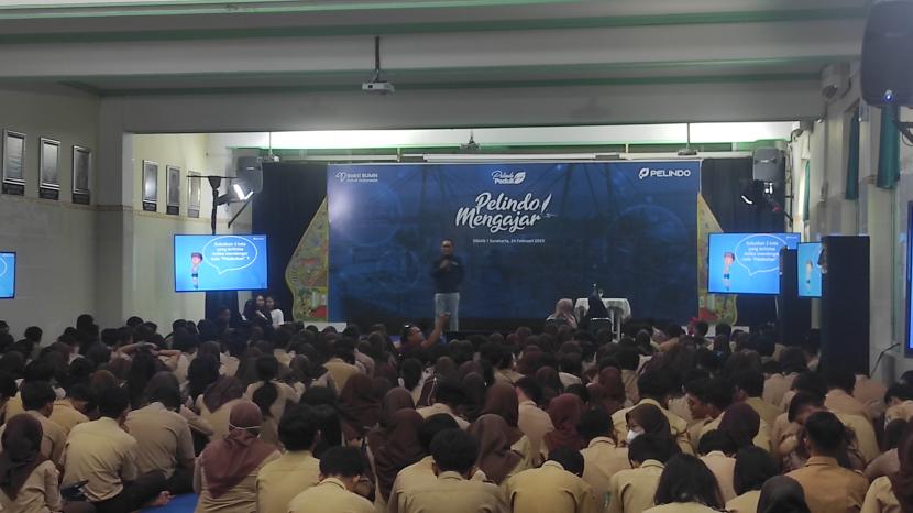  Kegiatan sosialisasi PT Pelindo di SMA N 1 Kota Solo.