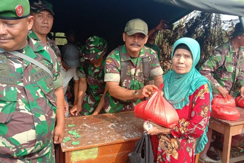 Kegiatan TNI Manunggal Masuk Desa di Kronjo Kabupaten Tangerang