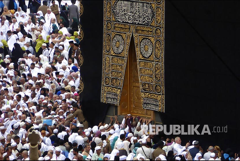 Arab Saudi Tampilkan Layanan Haji dan Umroh Terbaru di LEAP. Foto: Kegiatan umroh dan haji (Ilustrasi).