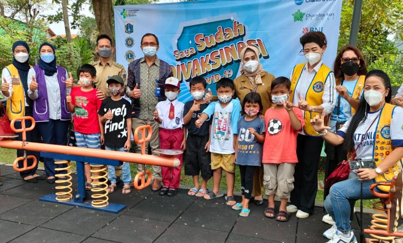 Kegiatan vaksinasi anak di Jakarta yang diselenggarakan Pemerintah Kota Jakarta Barat dan CAP. 