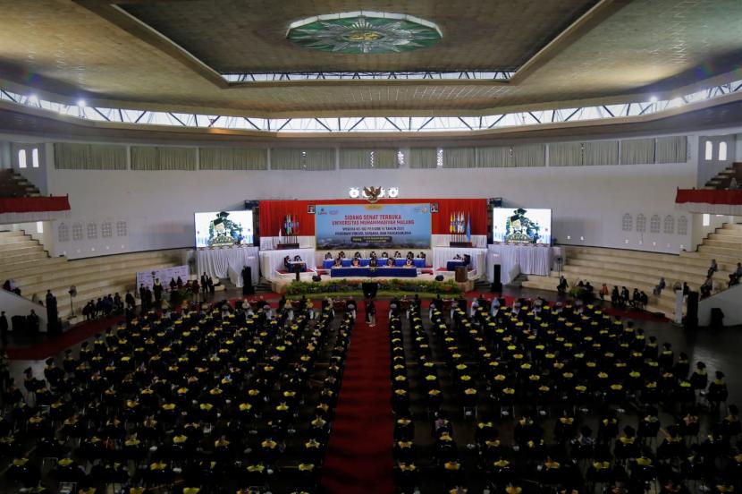 Kegiatan Wisuda ke-102 periode IV Universitas Muhammadiyah Malang (UMM).