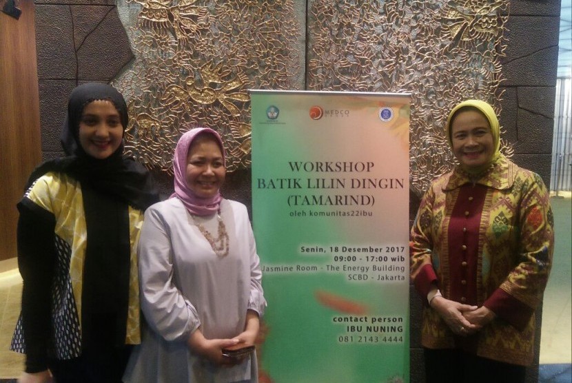 Kegiatan Workshop Batik Lilin Dingin Tamarind di Energy Building SCBD, Jakarta Selatan, Senin (18/12).