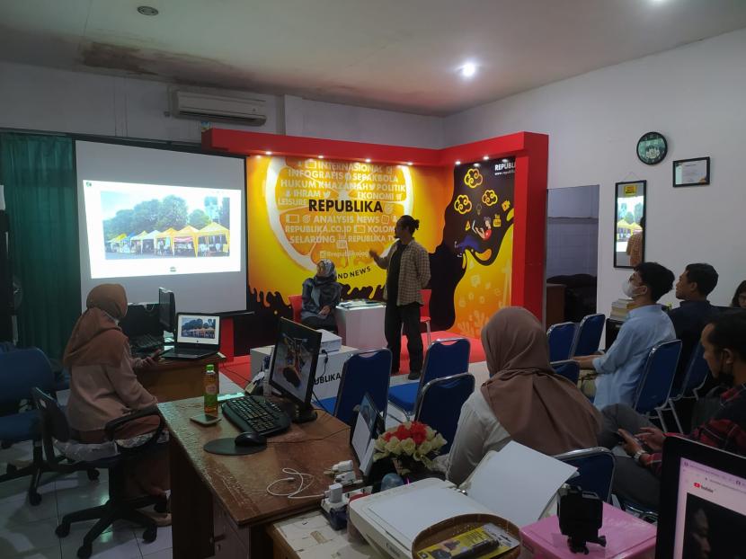Kegiatan workshop bertemakan Jurnalisme Visual di kantor Republika Perwakilan DIY-Jateng-Jatim, di Yogyakarta..