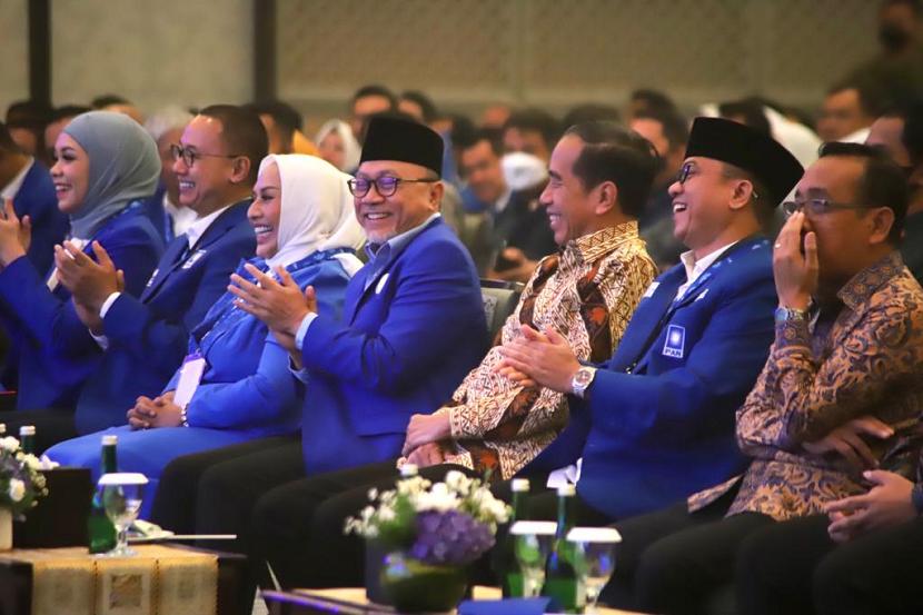 Rakornas Partai Amanat Nasional (PAN) di Hotel Padma Semarang pada Ahad (26/2/2023). Presiden Jokowi mengimbau partai politik jangan salah memilih koalisi di Pemilu 2024.
