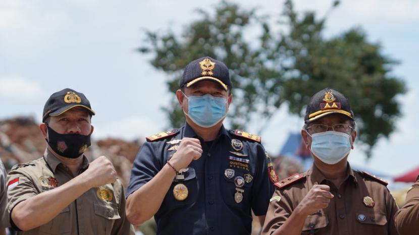 Kejaksaan Negeri Karimun bekerja sama dengan Kanwil Bea Cukai Khusus Kepulauan Riau memusnahkan 532,9 ton ammonium nitrat hasil tangkapan Bea Cukai pada Rabu (9/9). 