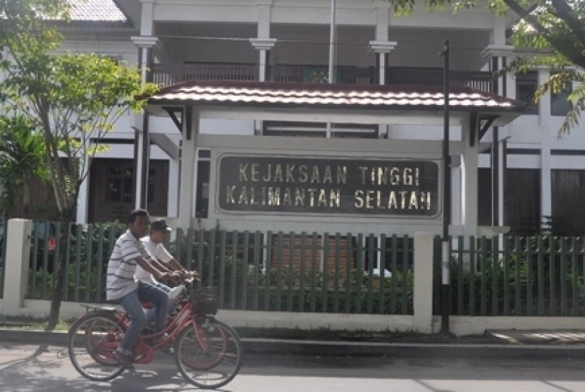 Kejaksaan Tinggi Kalimantan Selatan.