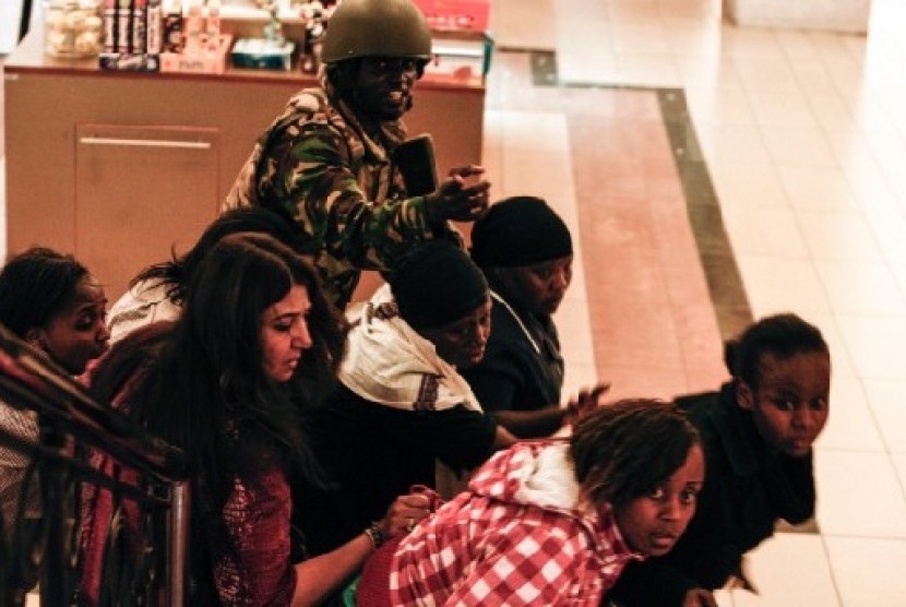 Kelompok bersenjata asal Somalia menyandera pengunjung mall di Kenya 