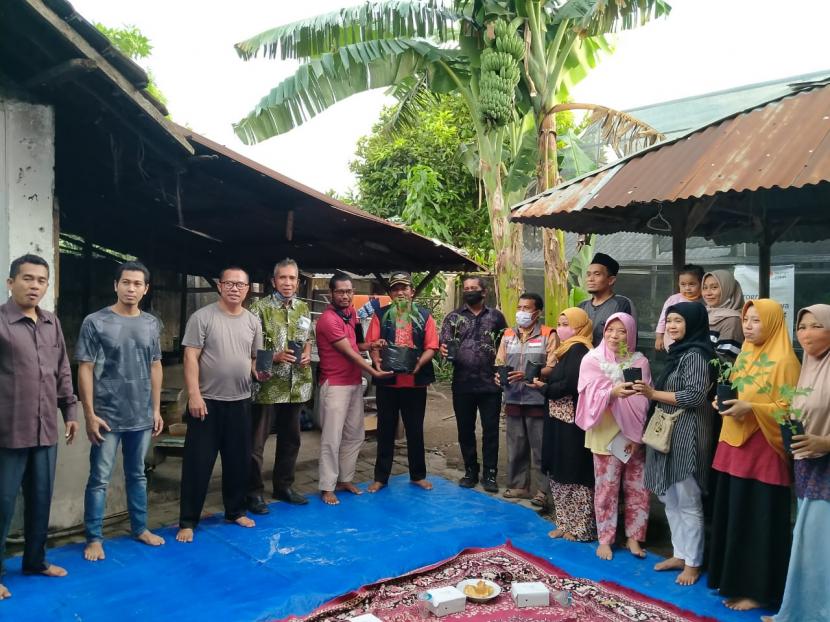 Kelompok Tani Kebun Gizi Mekar Alami Pagutan Timur mengadakan acara Launching dan pengukuhan Kelompok oleh Dinas Ketahanan Pangan Kota Mataram dan PPL Pagutan Timur. Acara tersebut diselenggarakan di Rumah Pembibitan Lingkungan Karang Buaya, Pagutan Timur, Kamis (10/12).