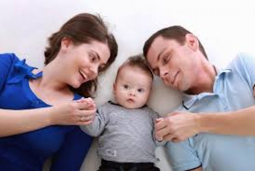 Pentingnya Kehadiran Ayah Bagi Perkembangan Anak. Foto: Keluarga bahagia (Ilustrasi)