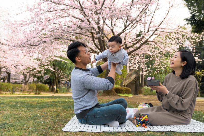 Keluarga di Jepang (ilustrasi). Pemerintah Jepang menegaskan, saat ini adalah kesempatan terakhir untuk membalikkan tren angka kelahiran yang menurun.