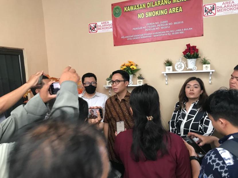 Keluarga Karen Agustiawan kecewa sidang praperadilan di PN Jaksel, Senin (16/10/2023), ditunda.