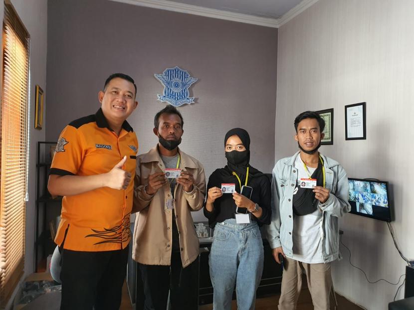 Keluarga korban tragedi Kanjuruhan mendapatkan kemudahan dalam pembuatan SIM di Kantor Satpas Polresta Malang Kota (Makota). 