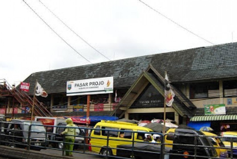 Kemacetan di depan Pasar Ambarawa. (ilustrasi)