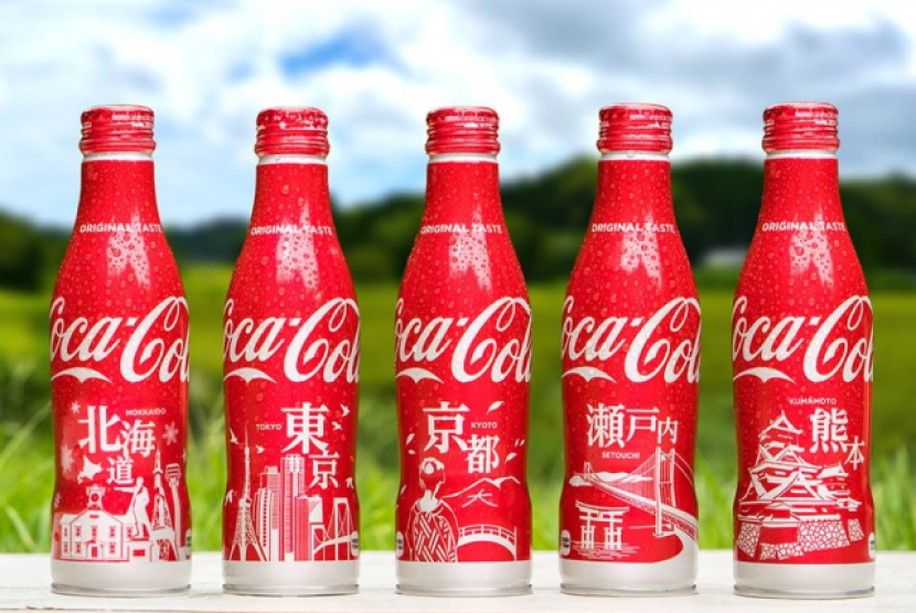 Kemasan Coca Cola di Jepang.