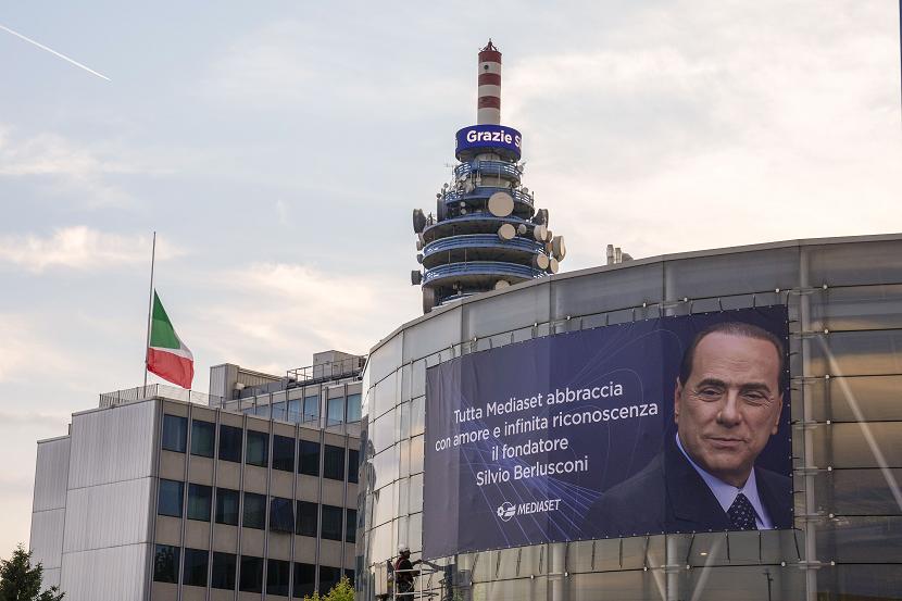 Kematian Silvio Berlusconi cukup mengejutkan bagi pendukung partainya, Forza Italia