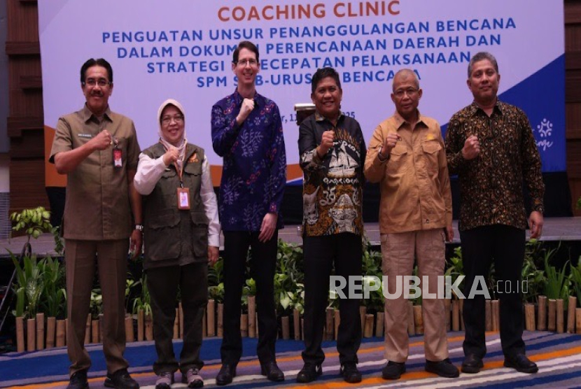 Kemendagri, Bappenas, dan BNPB memperkuat kapasitas pemerintah daerah dalam menanggulangi bencana.