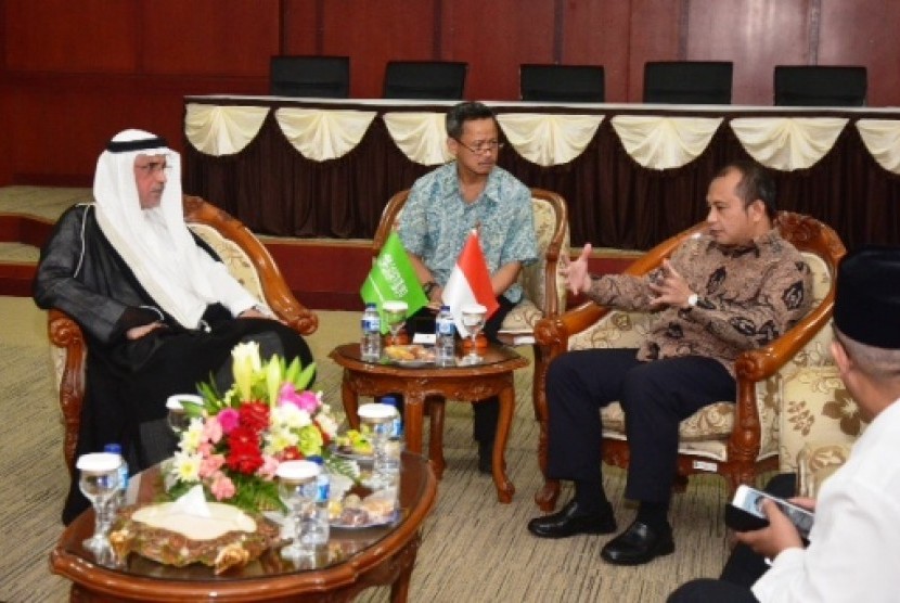 Kemendesa Marwan Jafar menerima kunjungan Duta Besar Arab Saudi untuk Indonesia, Mustafa Ibrahim Al-Mubarak, di Kantor Kemendesa, Kalibata Jakarta Selatan, Rabu (23/12).
