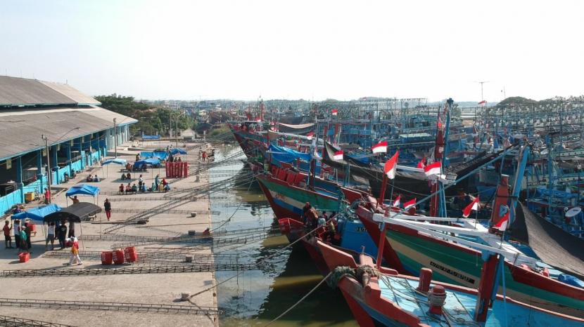Kemenhub memberikan kemudahan perizinan terkait AIS kepada nelayan di Kabupaten Pati, Jateng.
