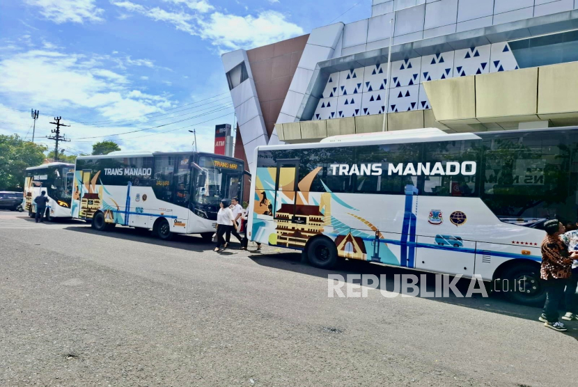 Kemenhub meresmikan layanan transportasi Trans Manado.