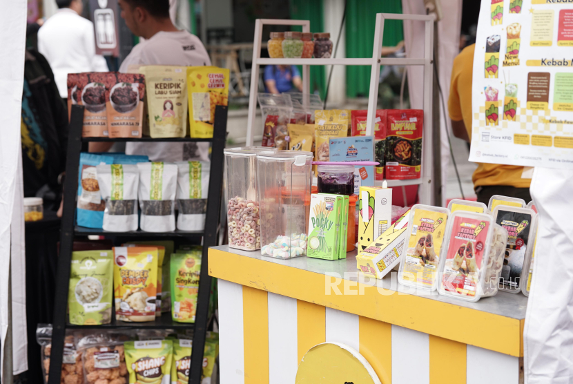 Kemenko PM meluncurkan program Berdaya Bersama untuk salah satunya membuka akses modal dan pasar bagi pelaku usaha mikro, kecil, dan menengah (UMKM) sebagai langkah nyata mempercepat pertumbuhan ekonomi masyarakat.