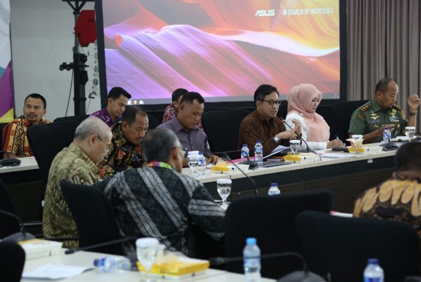 Kemenko PMK mengadakan rapat koordinasi untuk menindaklanjuti arahan Presiden tentang percepatan penanganan dampak bencana tsunami Selat Sunda.