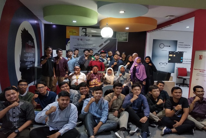Kemenpora dan Telkom Medan menggelar pelatihan kreativitas bidang informasi dan teknologi (IT) yang diikuti 40 peserta di Medan