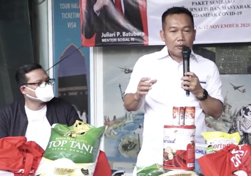 Kemensos salurkan bantuan bagi para jurnalis yang terdampak Covid-19.