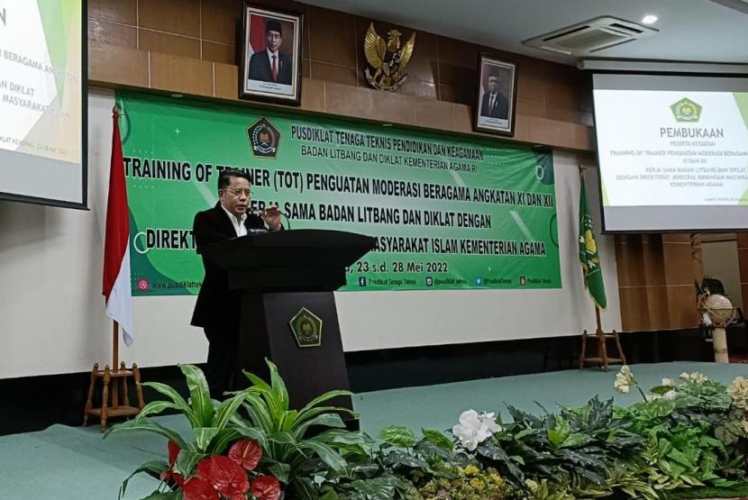 Kementerian Agama (Kemenag) melalui Ditjen Bimas Islam dan Balitbang Diklat menggelar Training of Trainer (ToT) Penguatan Moderasi Beragama.