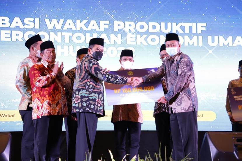  Kementerian Agama melalui Direktorat Jenderal Bimbingan Masyarakat Islam secara resmi meluncurkan program Inkubasi Wakaf Produktif dan KUA Percontohan Ekonomi Umat di Jakarta, Senin (25/7/2022).