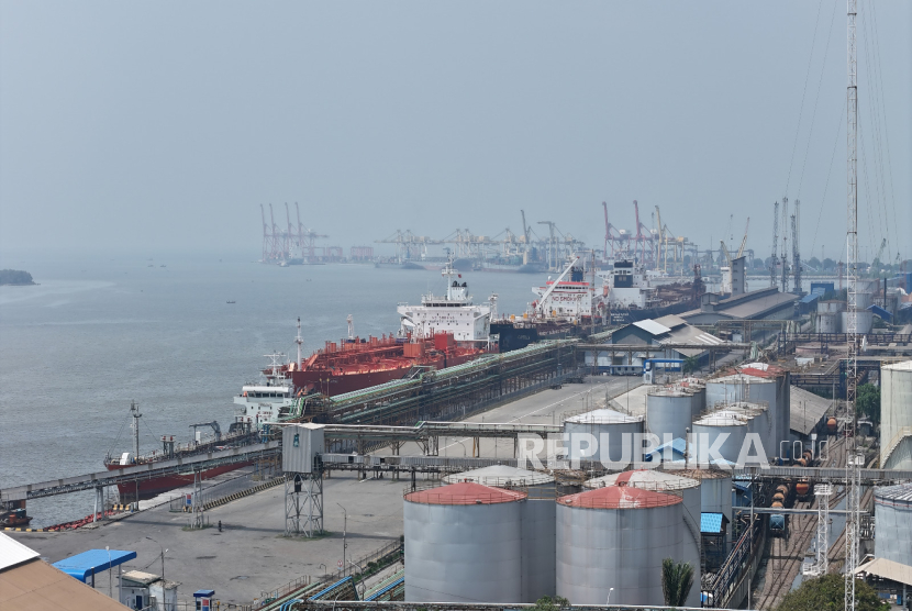 Kementerian Keuangan melalui Kanwil Bea Cukai Sumatera Utara resmi memperluas kawasan pabean dan Tempat Penimbunan Sementara (TPS) di Pelabuhan Belawan, Medan. 