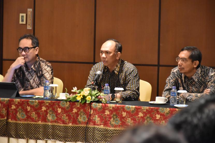 Kementerian Komunikasi dan Informasi berkolaborasi dengan Institut Teknologi Bandung mengadakan kegiatan Forum Group Discussion (FGD) dalam rangka “Pengembangan Indikator Area Tercover Untuk Monitoring Kualitas Layanan Konektivitas” yang dilaksanakan di Hotel Borobudur pada Sabtu (17/5/2024).