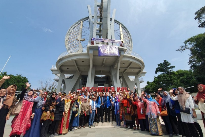 Kementerian Komunikasi dan Informatika (Kominfo) menggelar Deklarasi Komunikasi Kebangsaan dari titik 0 kilometer Indonesia di Kota Sabang, Provinsi Aceh, Kamis (14/11).