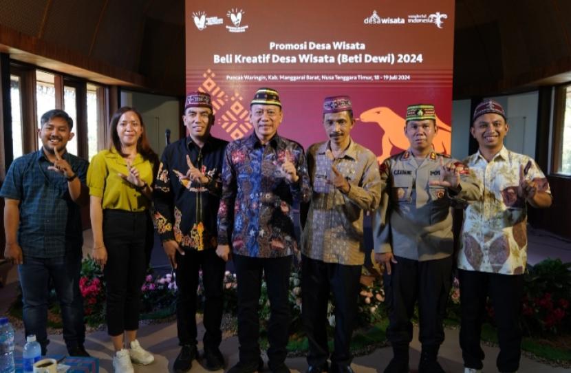 Kementerian Pariwisata dan Ekonomi Kreatif/Badan Pariwisata dan Ekonomi Kreatif (Kemenparekraf/Baparekraf) tingkatkan promosi desa wisata secara digital bagi desa wisata di kawasan Destinasi Pariwisata Super Prioritas (DPSP) Labuan Bajo. 